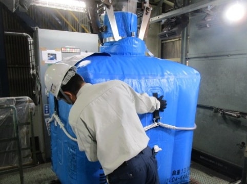 Flexible container (FIBC) filling