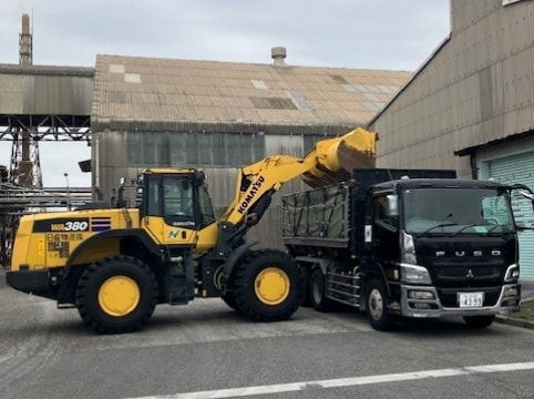 ホイルローダー出荷